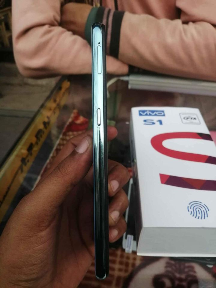 Vivo S1