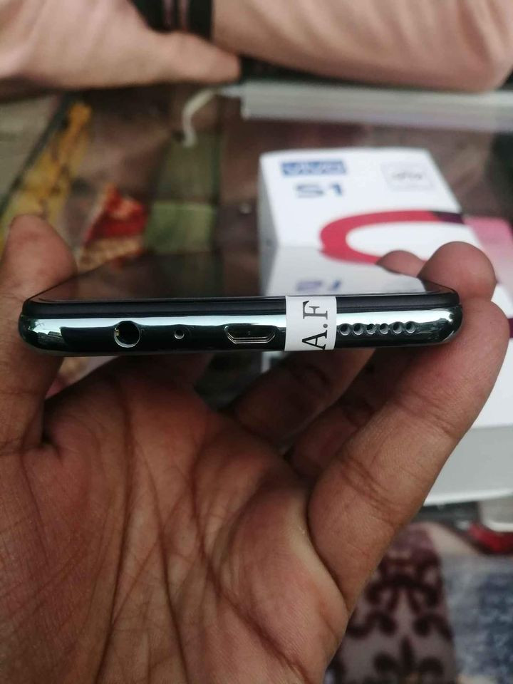 Vivo S1