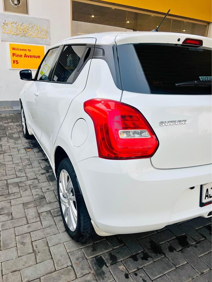 Suzuki Swift 2022 Bumper to bumper geniune first owner